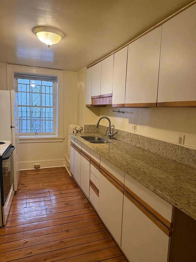 Charming apartment on Church St! — Photo 4