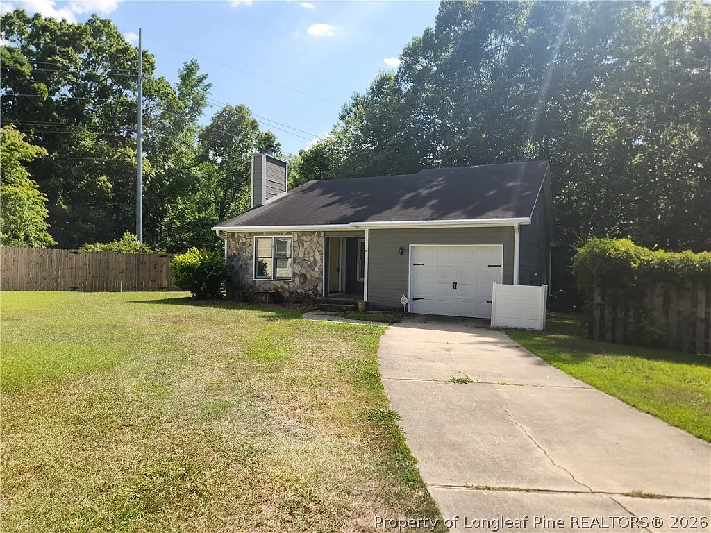 3 bed, 2.0 bath, 1264 sqft, $1,400 — Photo 1
