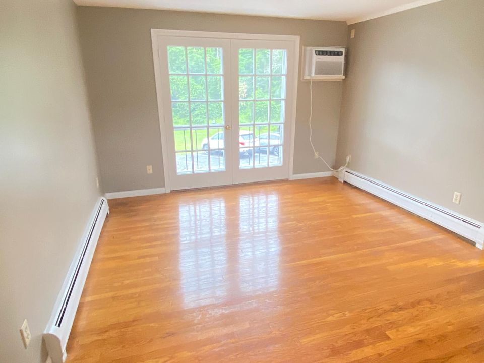 1st image of 174 Tyngsboro Rd