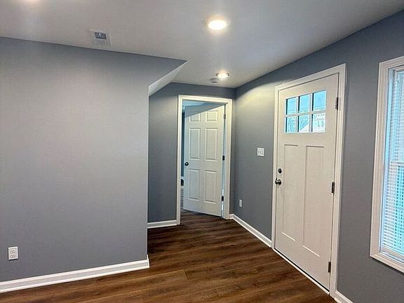 3rd image of 1702 Bicknell Ave