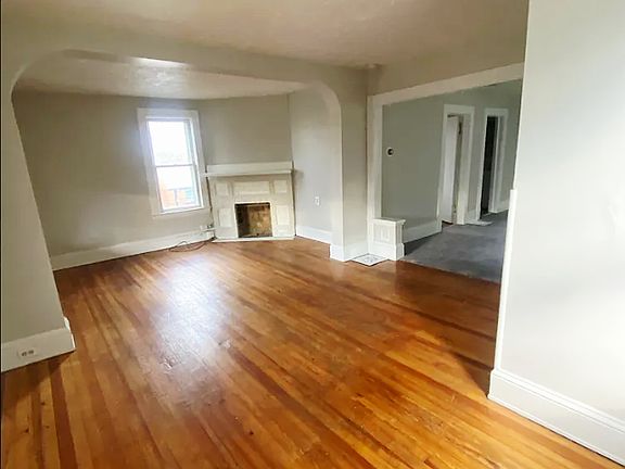 5th image of 1423 Elmwood Ave