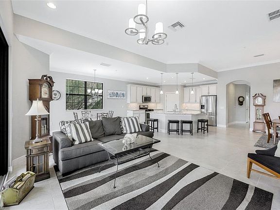 5th image of 2137 Frangipani Cir #3-202