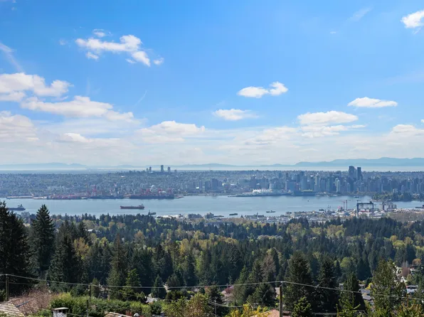 353 Newdale Ct, North Vancouver, BC V7N 3H3