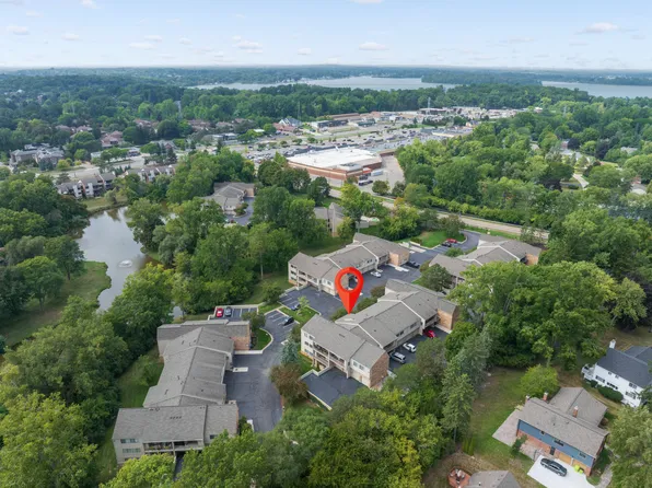 3835 Lone Pine Rd APT 100, West Bloomfield, MI 48323