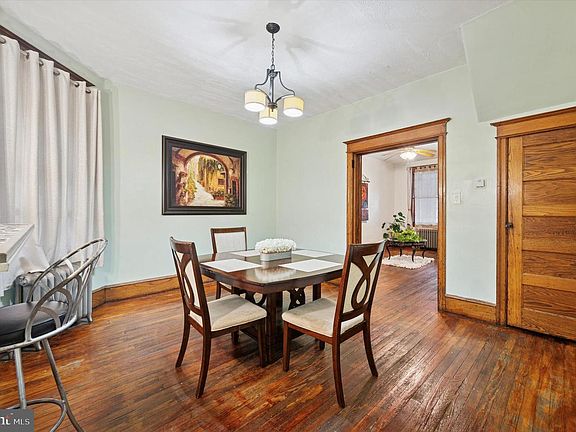 5th image of 2046 E Ontario St