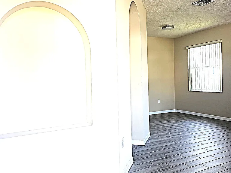 9935 Shadow Creek Dr — Photo 3