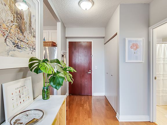 5th image of 350 W Belden Ave APT 609
