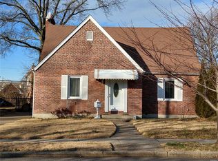 171 Lafayette St, Williston Park, NY 11596