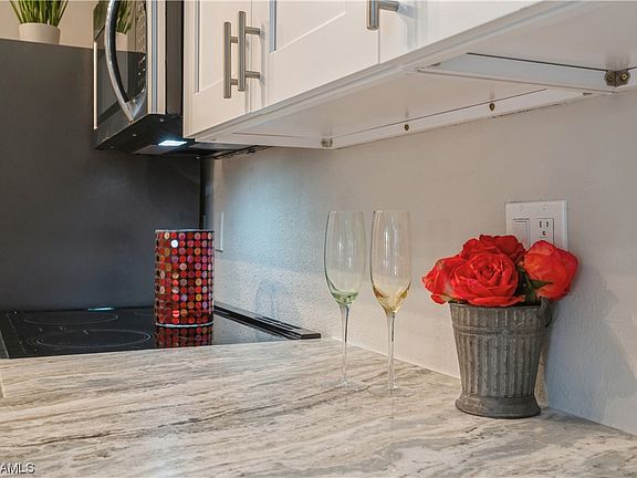4th image of 6343 Royal Woods Dr