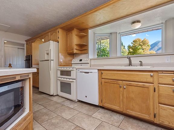 2nd image of 2862 E Pamela Dr