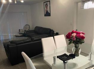 100 Lakeview Dr APT 207, Weston, FL 33326