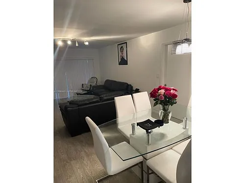 100 Lakeview Dr #207 Photo 1
