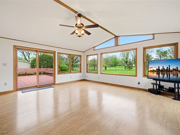 4th image of 2251 Pine Ridge Dr