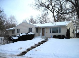 1106 E Hempstead Ave, Fairfield, IA 52556