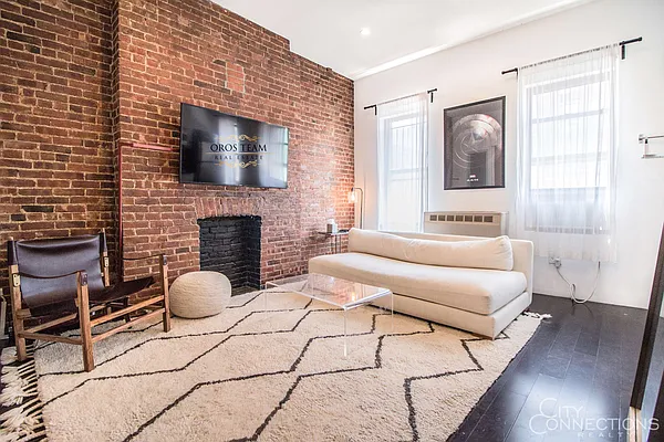 Rented by City Connections Realty | media 7