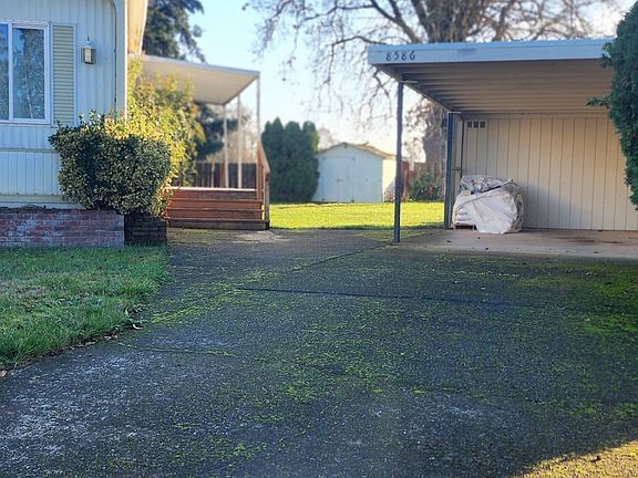 3rd image of 8586 S Park Ct