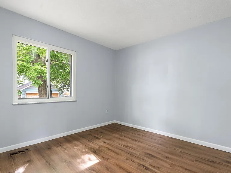 222 Klee Ave — Photo 11
