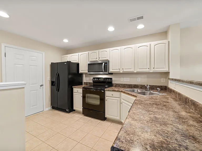 235 Blue Robin Way — Photo 7