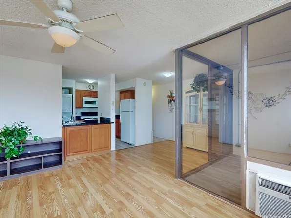 1571 Piikoi St APT 1601, Honolulu, HI 96822