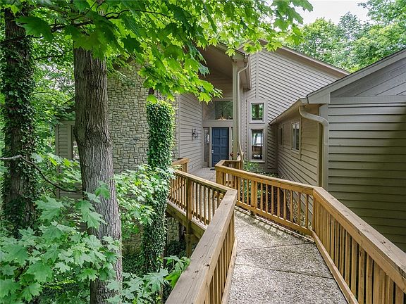 4th image of 9659 Halsey Dr