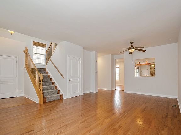 4th image of 2660 Goldenrod Ln