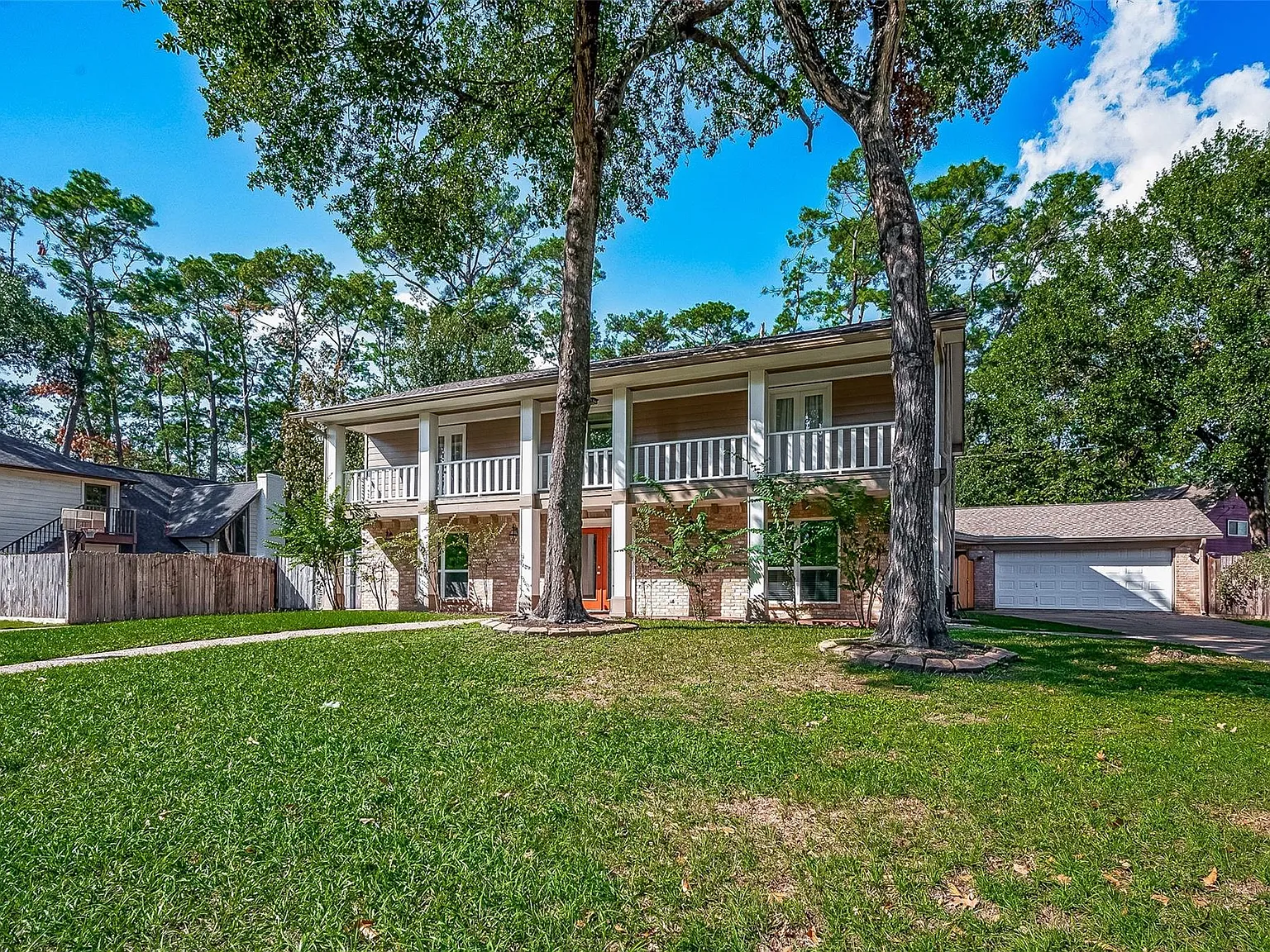 4 bed, 2.5 bath, 3000 sqft, $2,850 — Photo 2