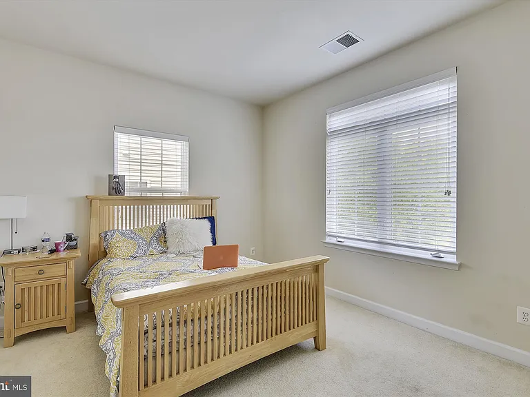 6087 Piney Woods Ct — Photo 16