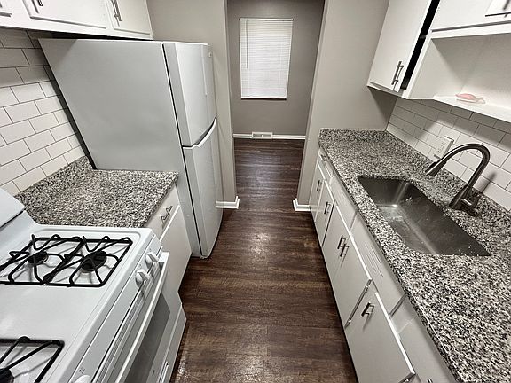 2nd image of 5141 Lee Rd APT 101
