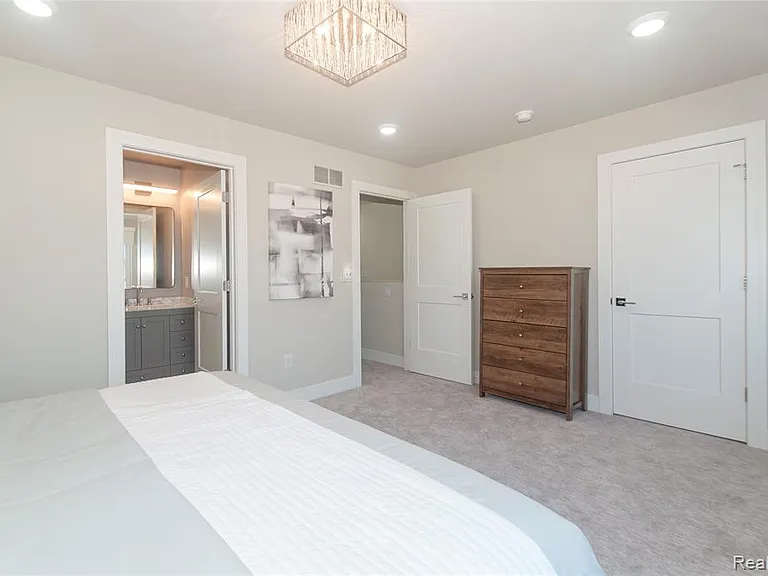 212 Innovation Dr — Photo 7