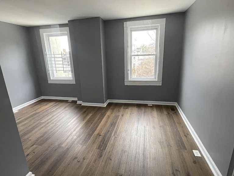 1520 N Caroline St — Photo 2