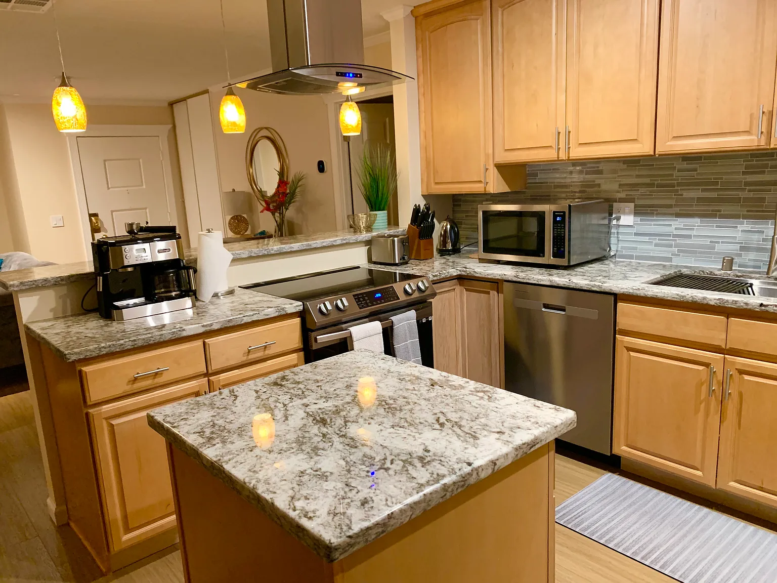 3 bed, $4,900 — Photo 2