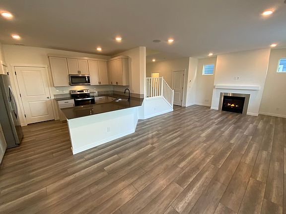 5th image of 942 Burwood St SE