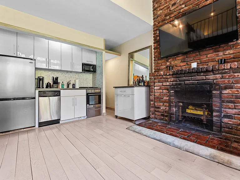 10 Charles St #3-A — Photo 9
