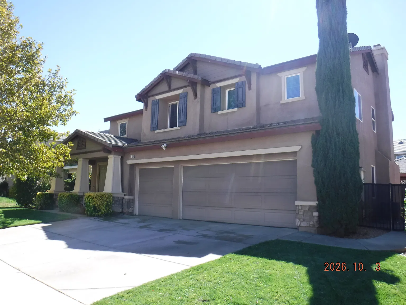 4 bed, 2.5 bath, 2734 sqft, $3,650 — Photo 1