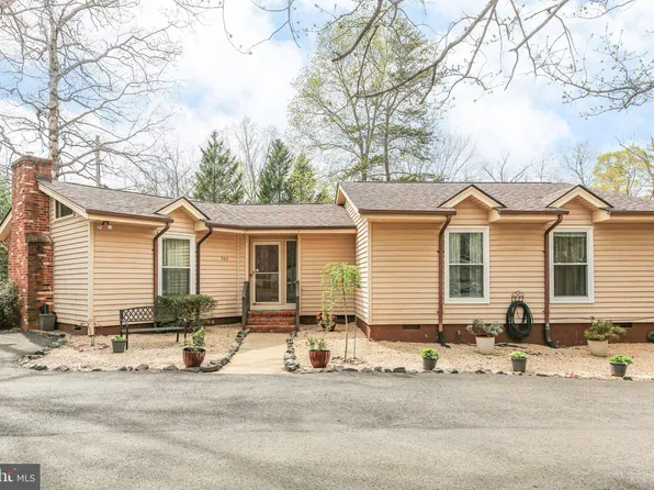 740 Lakeview Pkwy, Locust Grove, VA 22508