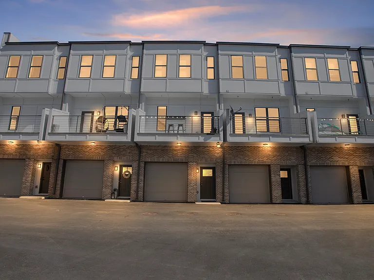 2030 Main St NW #204 — Photo 1
