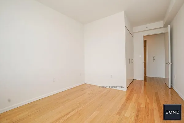 Rented by Bond New York | media 9