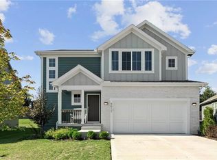 9017 SW 9th St, Blue Springs, MO 64064