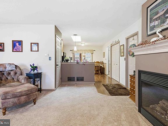 5th image of 517 Foggy Bottom Rd