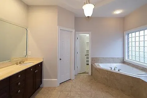 585 Cliftwood Ct — Photo 24