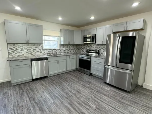 618 Centre St, Loveland, OH 45140