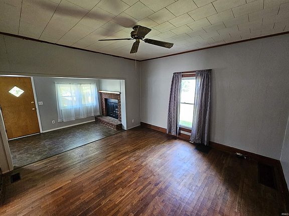 4th image of 210 W Depot St