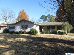 1622 Primrose Dr SW, Decatur, AL 35601