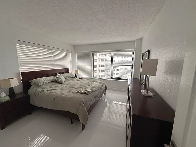 3800 Galt Ocean Dr #601 — Photo 21