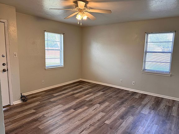 3rd image of 1401 E Cortez Dr