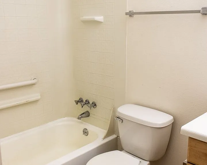 Big Horn Apartments — Photo 34