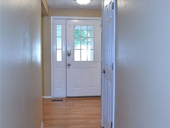 4th image of 8332 Tamarack Dr