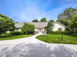 1545 Sunset Dr, Elm Grove, WI 53122