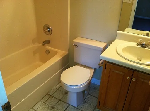 1286 Samantha Ct — Photo 2