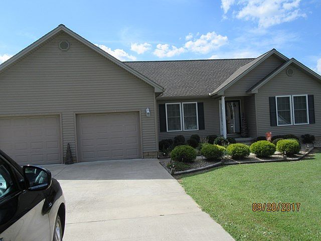 1st image of 924 Johnson Ln
